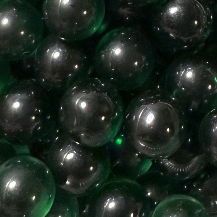 Émeraude 10mm : petite bille en verre vert foncé translucide