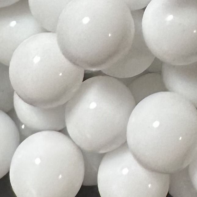 Blanc 10mm : petite bille en verre blanc opaque